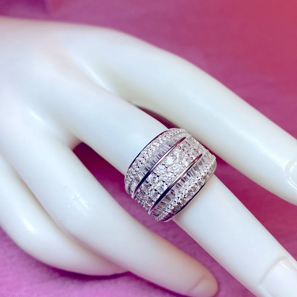 Bella Luce White Diamond Simulant Ring - Picture 4 of 12